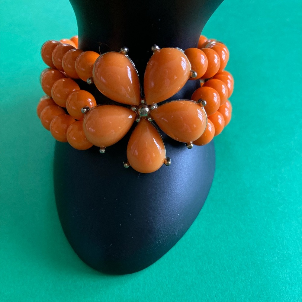 Vintage Statement Stretch Bracelet with Gold Color Accents